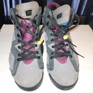 Jordan 6 Bordeux Men’s athletic Shoe tri-colored Size 11 slightly Used